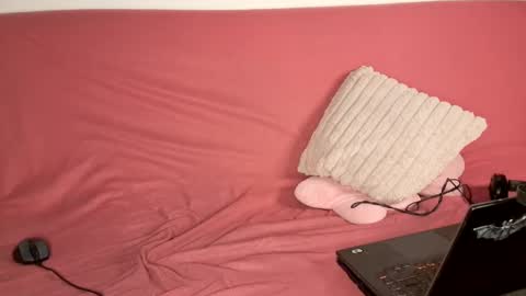 Luros Modasy online show from February 20, 8:36 pm