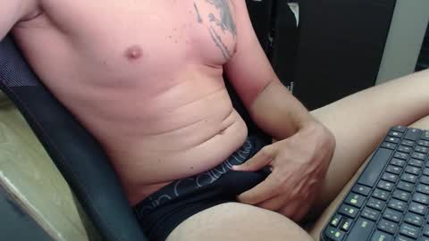 Snapshot of lushboy90 chatting on March 14, 10:42 am lushboy90 online show from March 14, 10:42 am