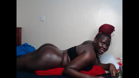 Snapshot of lusher_luxlila chatting on June 10, 3:18 am lusher online show from June 10, 3:18 am