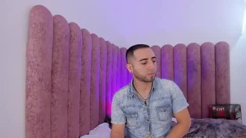 Lushian And Luna online show from April 7, 4:07 pm