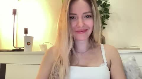 lusiluv online show from April 23, 9:06 pm