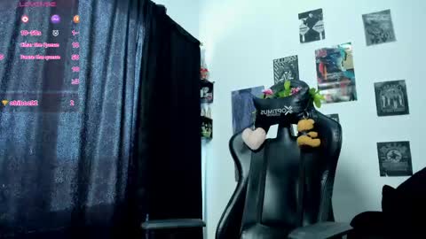 Snapshot of lust_ink chatting on May 19, 3:29 pm cristal online show from May 19, 3:29 pm