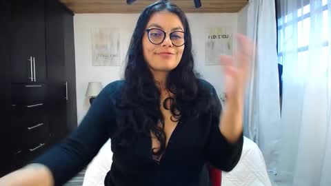 Snapshot of lust_mom chatting on March 11, 11:04 pm Angela 3 online show from March 11, 11:04 pm