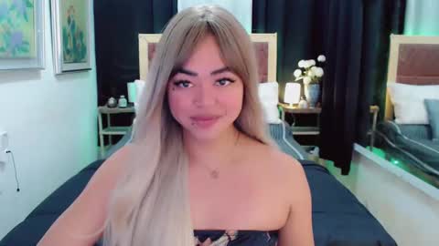 Snapshot of lustfuloffendertrina chatting on December 27, 3:20 am Trina online show from December 27, 3:20 am