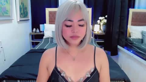 Snapshot of lustfuloffendertrina chatting on January 2, 9:11 am Trina online show from January 2, 9:11 am