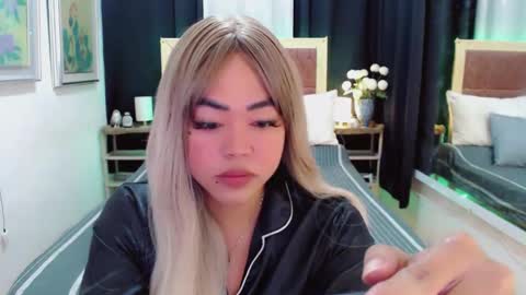 Snapshot of lustfuloffendertrina chatting on January 13, 8:15 pm Trina online show from January 13, 8:15 pm