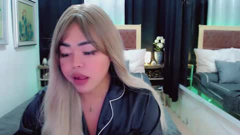 Snapshot of lustfuloffendertrina chatting on February 8, 7:48 am Trina online show from February 8, 7:48 am