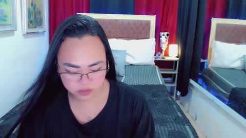 Snapshot of lustfuloffendertrina chatting on February 23, 5:01 am Trina online show from February 23, 5:01 am