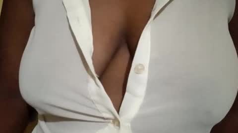 Snapshot of lustinshadows chatting on October 29, 12:18 pm Nessy online show from October 29, 12:18 pm