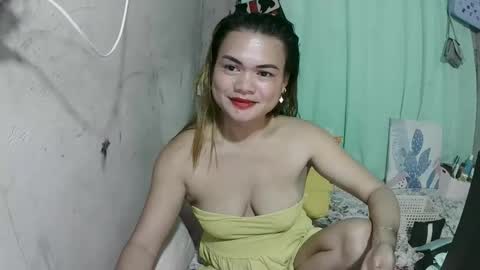 Snapshot of lusty_babe25 chatting on May 19, 8:42 am Flora Mae online show from May 19, 8:42 am