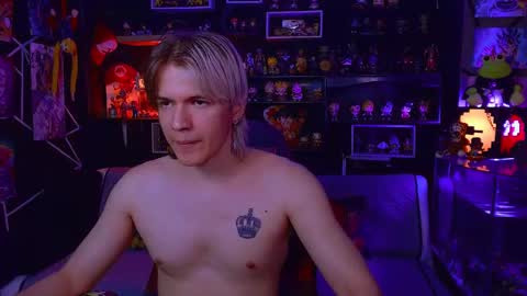 Snapshot of lustymatt chatting on December 19, 2:29 am lustymatt online show from December 19, 2:29 am