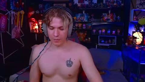 Snapshot of lustymatt chatting on February 13, 2:29 am lustymatt online show from February 13, 2:29 am