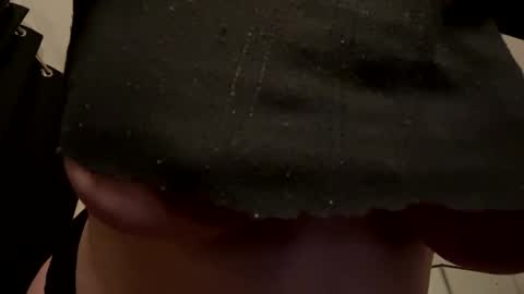 Snapshot of lustytits85 chatting on January 1, 12:44 pm lustytits85 online show from January 1, 12:44 pm