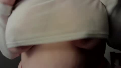 Snapshot of lustytits85 chatting on September 21, 1:24 pm lustytits85 online show from September 21, 1:24 pm