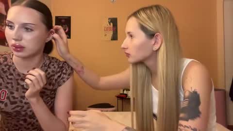 lustytwins online show from October 1, 8:42 am