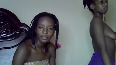 lutino_lovebirds online show from March 10, 4:50 am