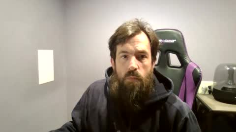 Luv2likslit online show from November 19, 7:41 am