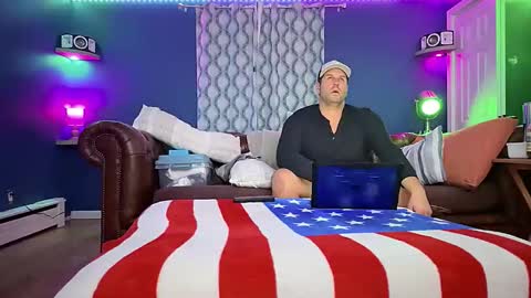 Snapshot of luv2watch1980 chatting on November 12, 9:53 am luv2watch1980 online show from November 12, 9:53 am