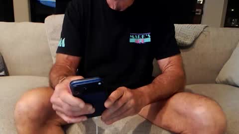 Snapshot of luv_missle chatting on April 2, 6:22 am luv_missle online show from April 2, 6:22 am