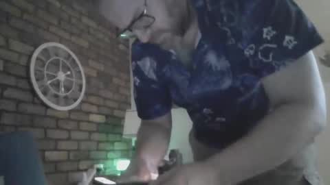 Snapshot of luvbignaturalz chatting on November 4, 7:40 am Captain Motorboa7 online show from November 4, 7:40 am