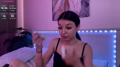 Snapshot of luvlyveronica chatting on July 9, 9:57 am Veronica online show from July 9, 9:57 am
