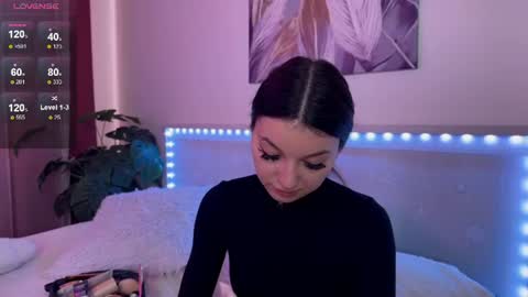 Snapshot of luvlyveronica chatting on July 14, 11:05 am Veronica online show from July 14, 11:05 am