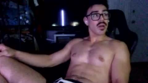 Snapshot of luvrboy77 chatting on June 20, 12:58 am luvrboy77 online show from June 20, 12:58 am