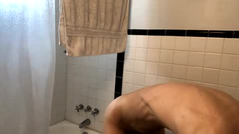 Snapshot of luvshonitoff chatting on December 10, 5:22 pm Jim Bo online show from December 10, 5:22 pm