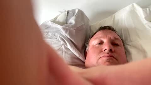 Snapshot of luvtobenude21 chatting on February 6, 3:31 pm Joe and Sarah online show from February 6, 3:31 pm