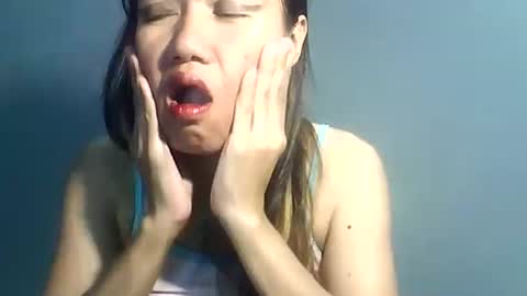 Bee Bee online show from February 6, 4:06 am