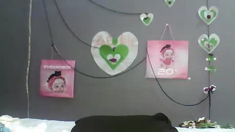 Bee Bee online show from February 21, 5:03 pm