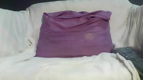 Bee Bee online show from March 21, 8:34 pm