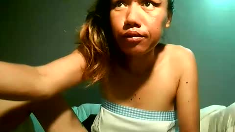 Snapshot of luvu4everxxx chatting on May 26, 3:46 am Bee Bee online show from May 26, 3:46 am