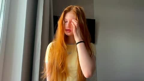 Snapshot of lux_angel chatting on May 23, 12:16 am lux_angel online show from May 23, 12:16 am