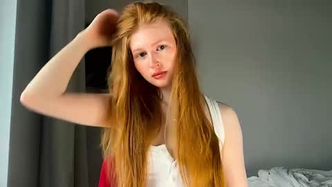 Snapshot of lux_angel chatting on May 29, 12:41 am lux_angel online show from May 29, 12:41 am