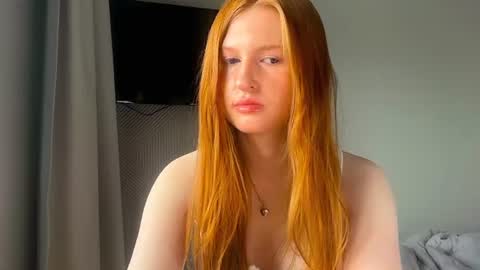 Snapshot of lux_angel chatting on June 11, 12:19 am lux_angel online show from June 11, 12:19 am