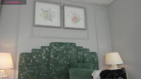 Snapshot of lux_bitchx chatting on June 7, 2:48 am lux_bitchx online show from June 7, 2:48 am
