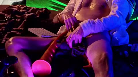 Snapshot of lux_dei chatting on February 9, 6:37 pm Im a - CAMGUY YOU LIKE to FUCK online show from February 9, 6:37 pm