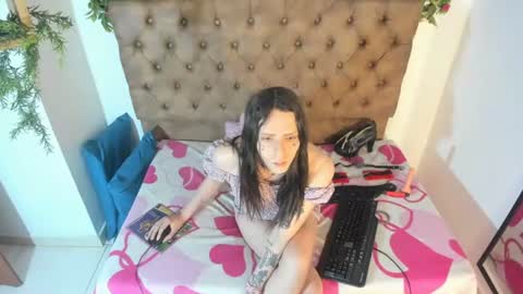 lux_royse online show from July 12, 5:53 am