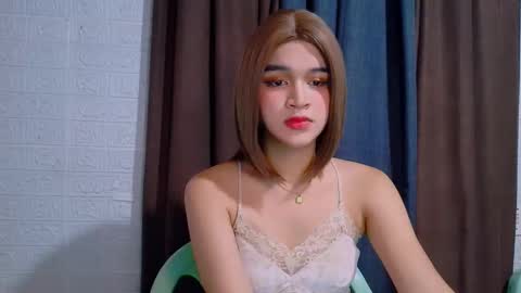 queen lux online show from February 23, 6:33 am