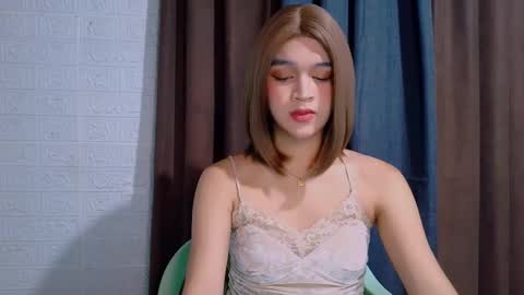 queen lux online show from February 25, 1:43 pm