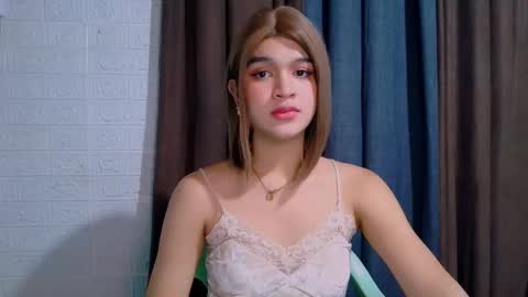 queen lux online show from March 10, 2:16 am