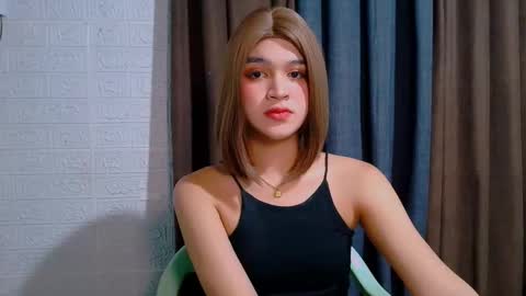 queen lux online show from March 15, 1:00 am