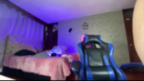 Snapshot of luxe_fantasy25 chatting on May 20, 10:38 pm luxe_fantasy25 online show from May 20, 10:38 pm