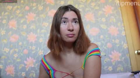 Snapshot of luxegirl67 chatting on September 15, 12:27 pm Sophie online show from September 15, 12:27 pm