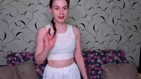 Snapshot of luxewyvern chatting on June 20, 12:30 pm luxewyvern online show from June 20, 12:30 pm