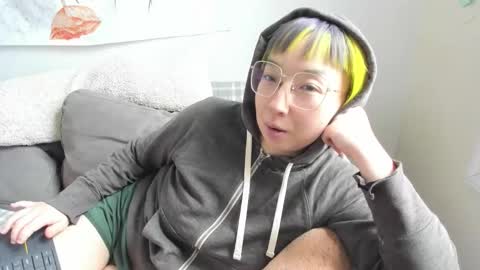 Snapshot of luxgray chatting on February 15, 6:48 pm LuxGray online show from February 15, 6:48 pm