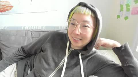 Snapshot of luxgray chatting on March 21, 8:56 pm LuxGray online show from March 21, 8:56 pm