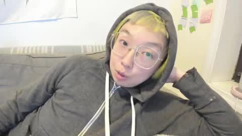 Snapshot of luxgray chatting on March 23, 12:03 am LuxGray online show from March 23, 12:03 am