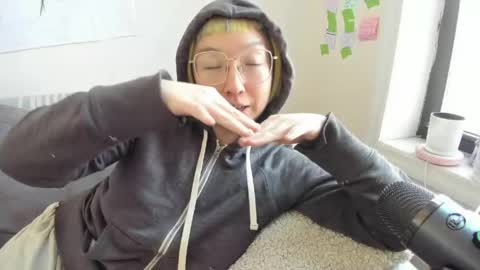 Snapshot of luxgray chatting on March 29, 4:18 pm LuxGray online show from March 29, 4:18 pm